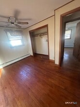 23 Glendale Rd in Montville, CT - Building Photo - Building Photo