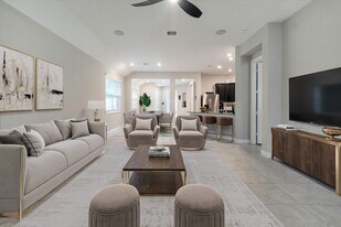 8102 Sutton Crest Dr in Tomball, TX - Building Photo