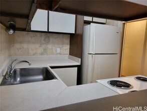 3721 Kanaina Ave in Honolulu, HI - Building Photo - Building Photo