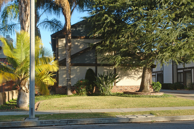 219 E Puente St in Covina, CA - Building Photo - Building Photo