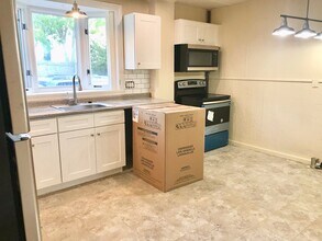 12 Silver St-Unit -First Floor in Middletown, CT - Building Photo - Building Photo