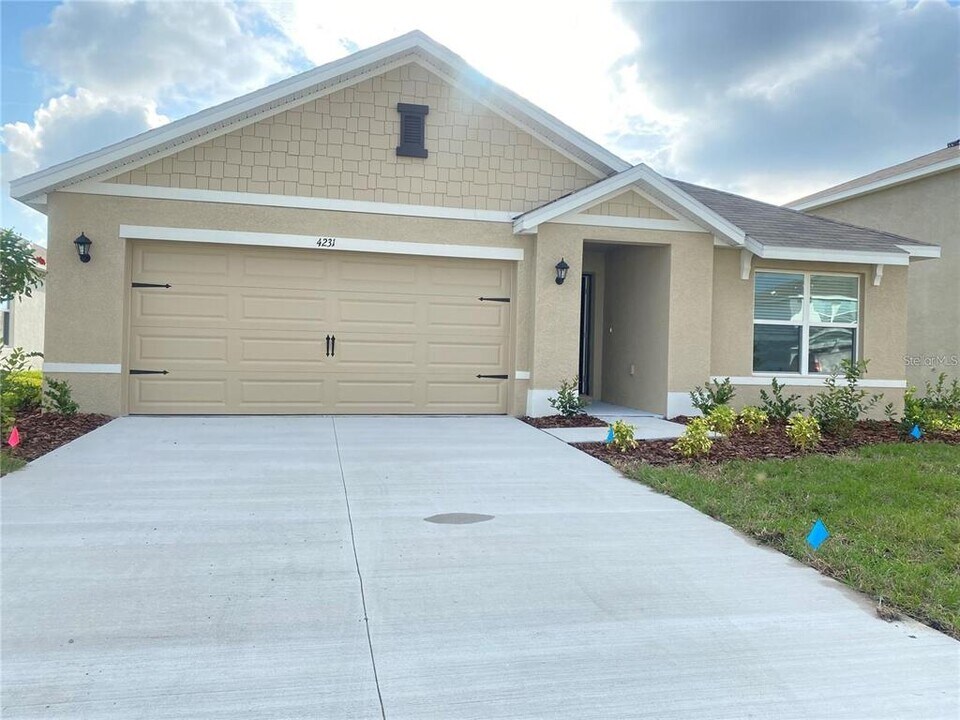 4231 Dovetail Ln in Palmetto, FL - Building Photo
