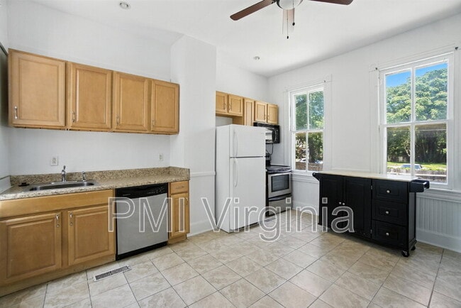 property at 440 Dinwiddie St