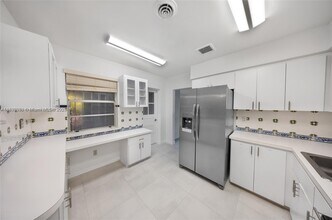 3600 SW 26th St in Miami, FL - Building Photo - Building Photo
