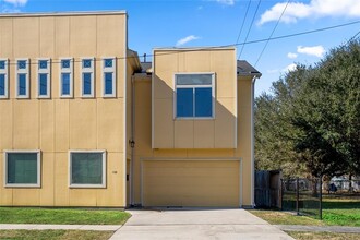 102 Estelle St in Houston, TX - Building Photo - Building Photo