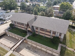 Chalet South in Cedar Rapids, IA - Building Photo - Building Photo