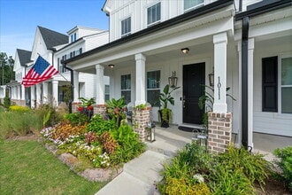 1011 Swamp Harrier Ave in Ravenel, SC - Building Photo - Building Photo