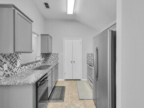 7520 Arbor Hill Dr in Fort Worth, TX - Building Photo - Building Photo