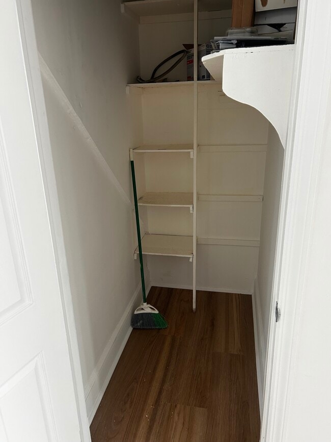 143 Armstrong Ave, Unit First Floor in Staten Island, NY - Foto de edificio - Building Photo