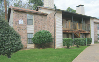 Country Crossing Apartments in Shreveport, LA - Foto de edificio - Building Photo