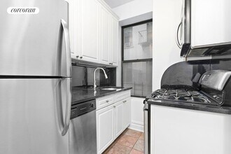63 W 107th St in New York, NY - Building Photo - Building Photo