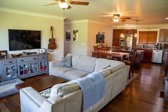 4614 Haleilio Rd in Kapaa, HI - Foto de edificio - Building Photo