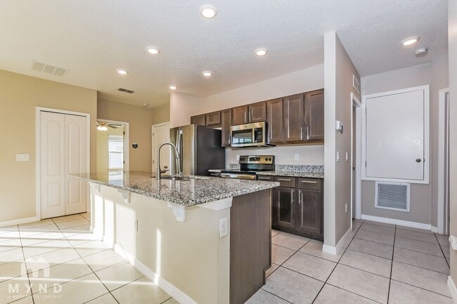 2298 Canyon Breeze Ave in Kissimmee, FL - Foto de edificio - Building Photo