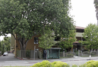 Sunrise Apartments in San Leandro, CA - Building Photo - Building Photo