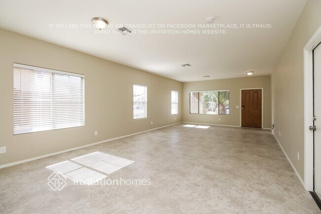 15940 W Mauna Loa Ln in Surprise, AZ - Foto de edificio - Building Photo