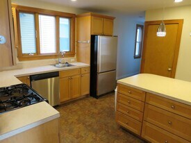 7 Rogers Ave, Unit #1 in Somerville, MA - Building Photo