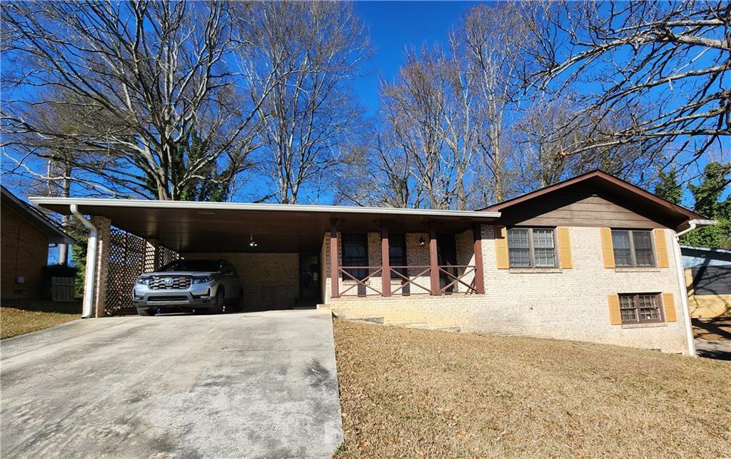 6211 Lance Ln in Riverdale, GA - Building Photo