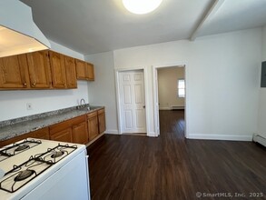 920 Maplewood Ave in Bridgeport, CT - Building Photo - Building Photo
