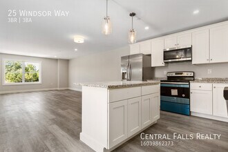 25 Windsor Wy in Barrington, NH - Building Photo - Building Photo