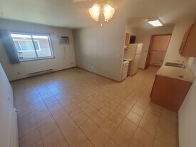 1715 La Crescent St, Unit 142