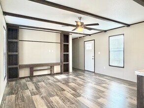 117 Betty St in Conroe, TX - Building Photo - Building Photo