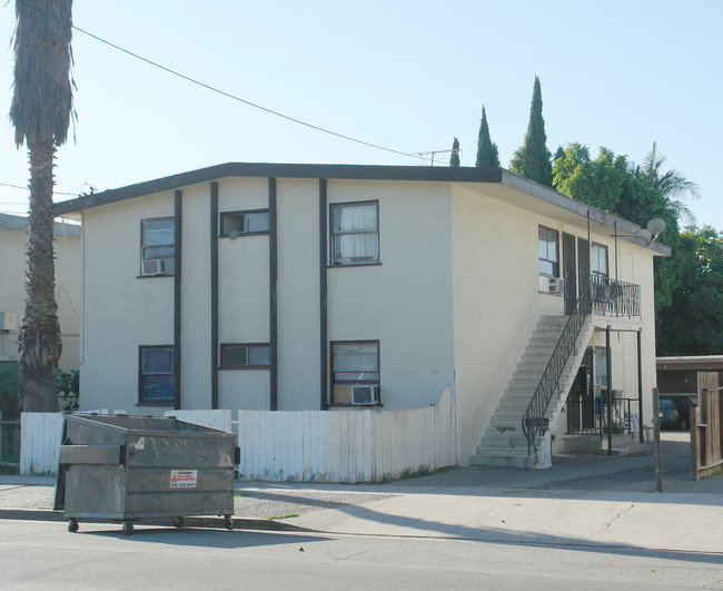 720 E Angeleno Ave in San Gabriel, CA - Foto de edificio - Building Photo