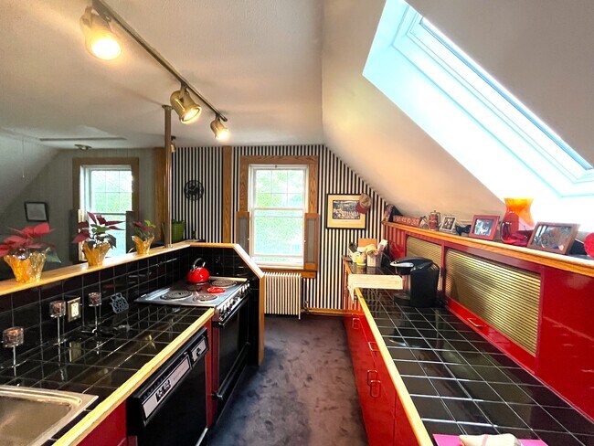 612 Beacon St in Manchester, NH - Building Photo - Building Photo