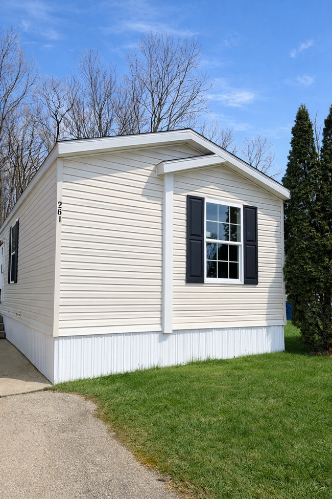 property at 261 Oak Lawn Dr