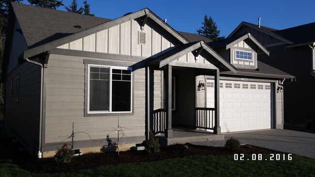 property at 1529 E Gateway Heights Loop