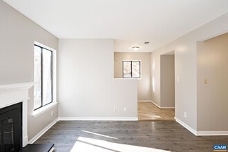 964 Sutton Ct in Charlottesville, VA - Building Photo - Building Photo