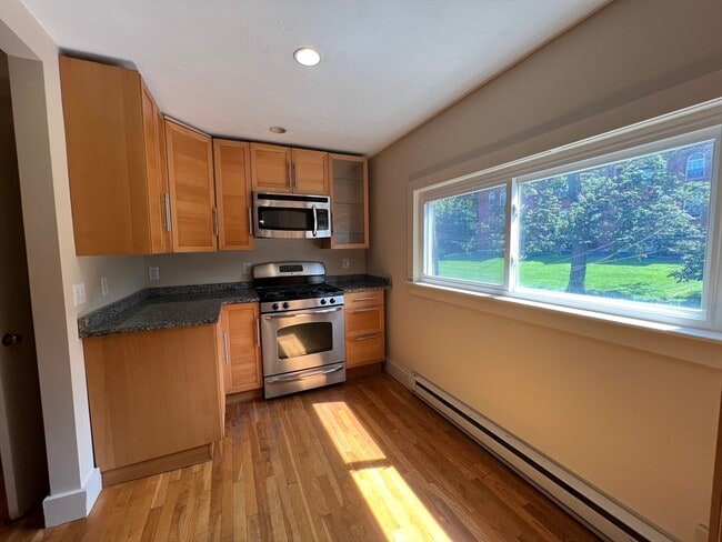 76 Chestnut St in Newton, MA - Building Photo - Building Photo