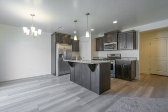 5926 Challenger Way in Saint George, UT - Building Photo - Building Photo