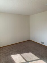 8705 Glasgow Ln in Saint Bonifacius, MN - Building Photo - Building Photo
