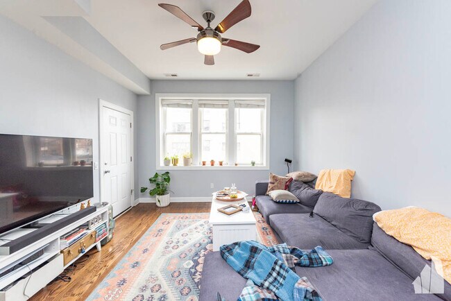 2335 W Moffat St, Unit 2 in Chicago, IL - Foto de edificio - Building Photo