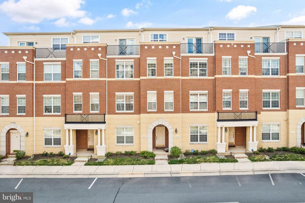 22721 Beacon Crest Terrace in Ashburn, VA - Building Photo