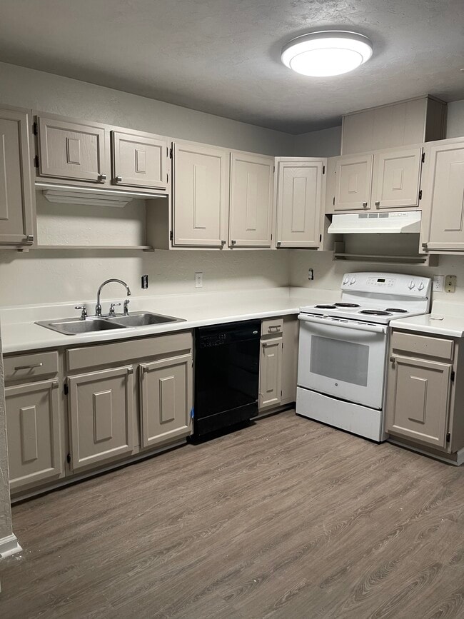 4199 Brewster Rd in Tallahassee, FL - Building Photo - Building Photo