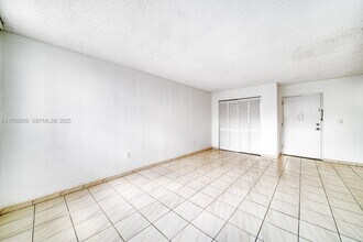 9440 W Flagler St in Miami, FL - Building Photo - Building Photo