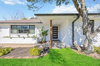 6306 Pineshade Ln in Houston, TX - Foto de edificio - Building Photo