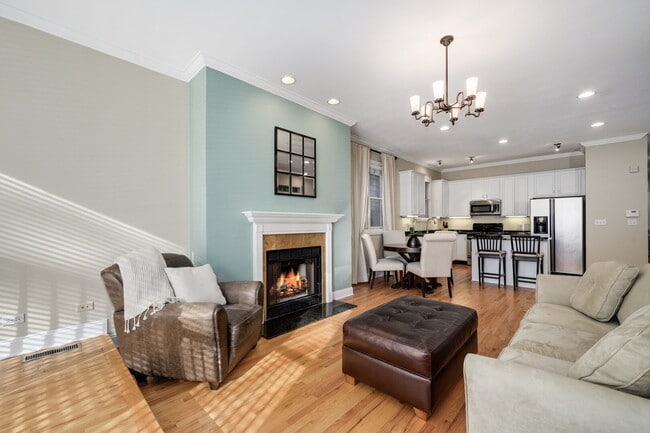 2512 W Thomas St in Chicago, IL - Building Photo - Building Photo