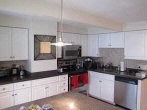 11 Emmet St, Unit 1 in Boston, MA - Building Photo - Building Photo