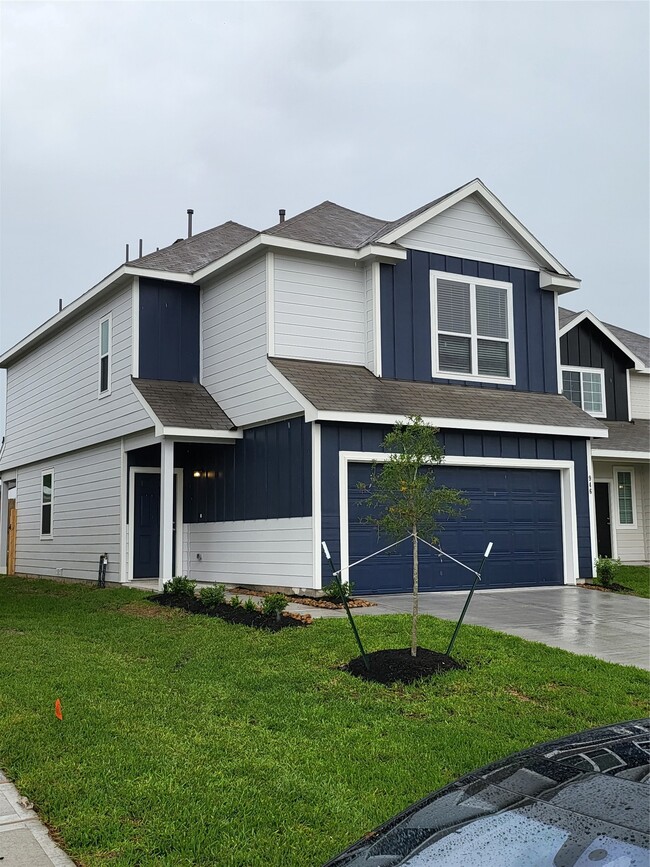 946 Grand Emperor DR in Houston, TX - Building Photo - Building Photo