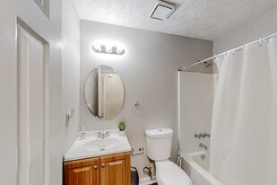 3580 Morning Creek Dr in Atlanta, GA - Building Photo