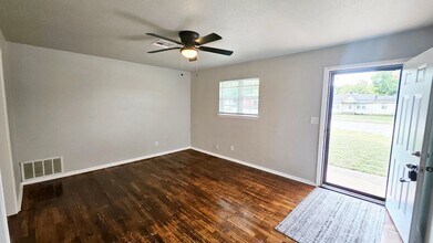 1635 NE 50th St in Oklahoma City, OK - Building Photo - Building Photo