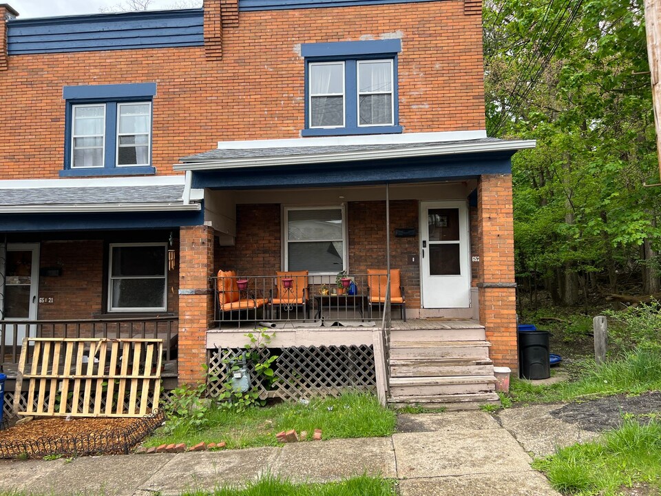 6523 Dean St in Pittsburgh, PA - Building Photo