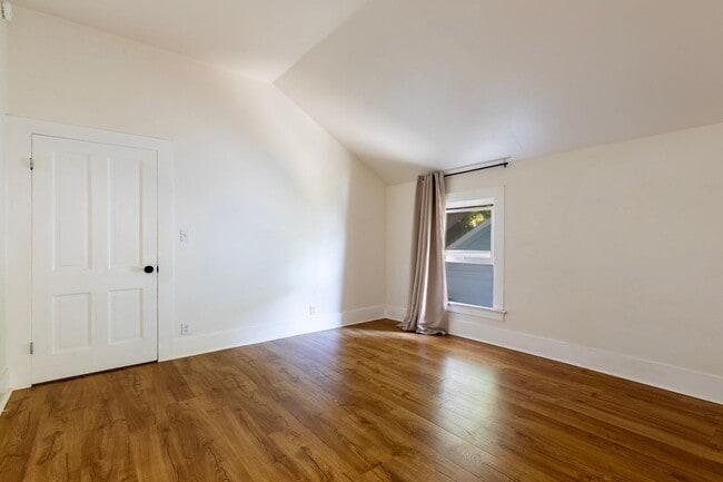 214 W Ortega St in Santa Barbara, CA - Building Photo - Building Photo