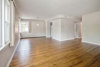 1247 N Northwest Hwy in Park Ridge, IL - Building Photo - Building Photo