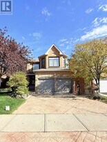 17 Leeward Dr in Brampton, ON - Building Photo