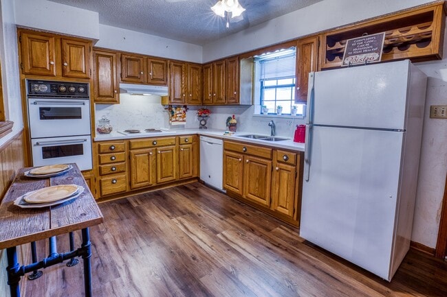 property at 402 Cottonwood St