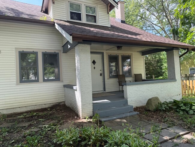 property at 1511 E Edwards Ave