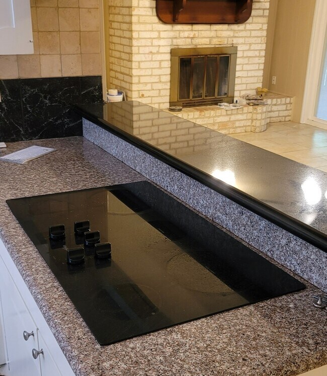 11001 Sherry Ln in Houston, TX - Building Photo - Building Photo